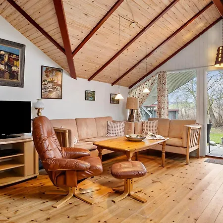 3 Bedroom Lovely In Brenderup Fyn