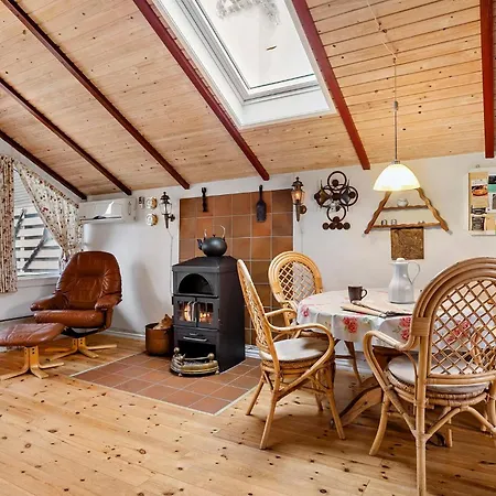 3 Bedroom Lovely In Brenderup Fyn Vedelshave