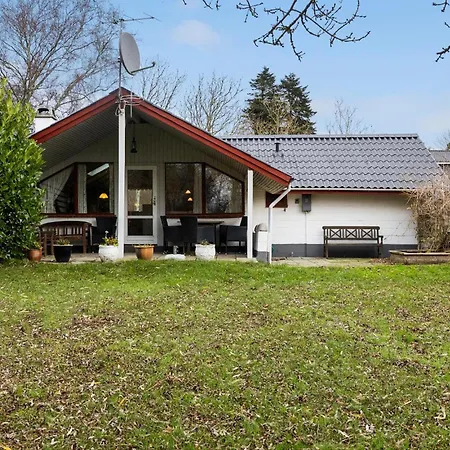 Сasa de vacaciones 3 Bedroom Lovely In Brenderup Fyn Vedelshave
