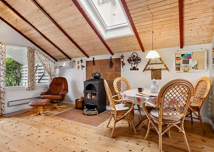 3 Bedroom Lovely In Brenderup Fyn Vedelshave